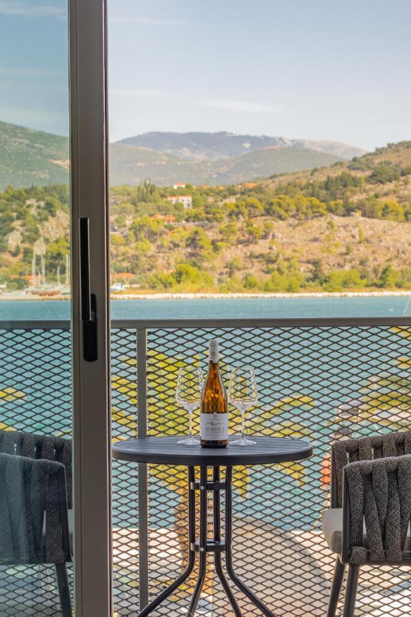 Chelmis Sea Front Apartments - Atlantis Argostoli  Eksteriør bilde